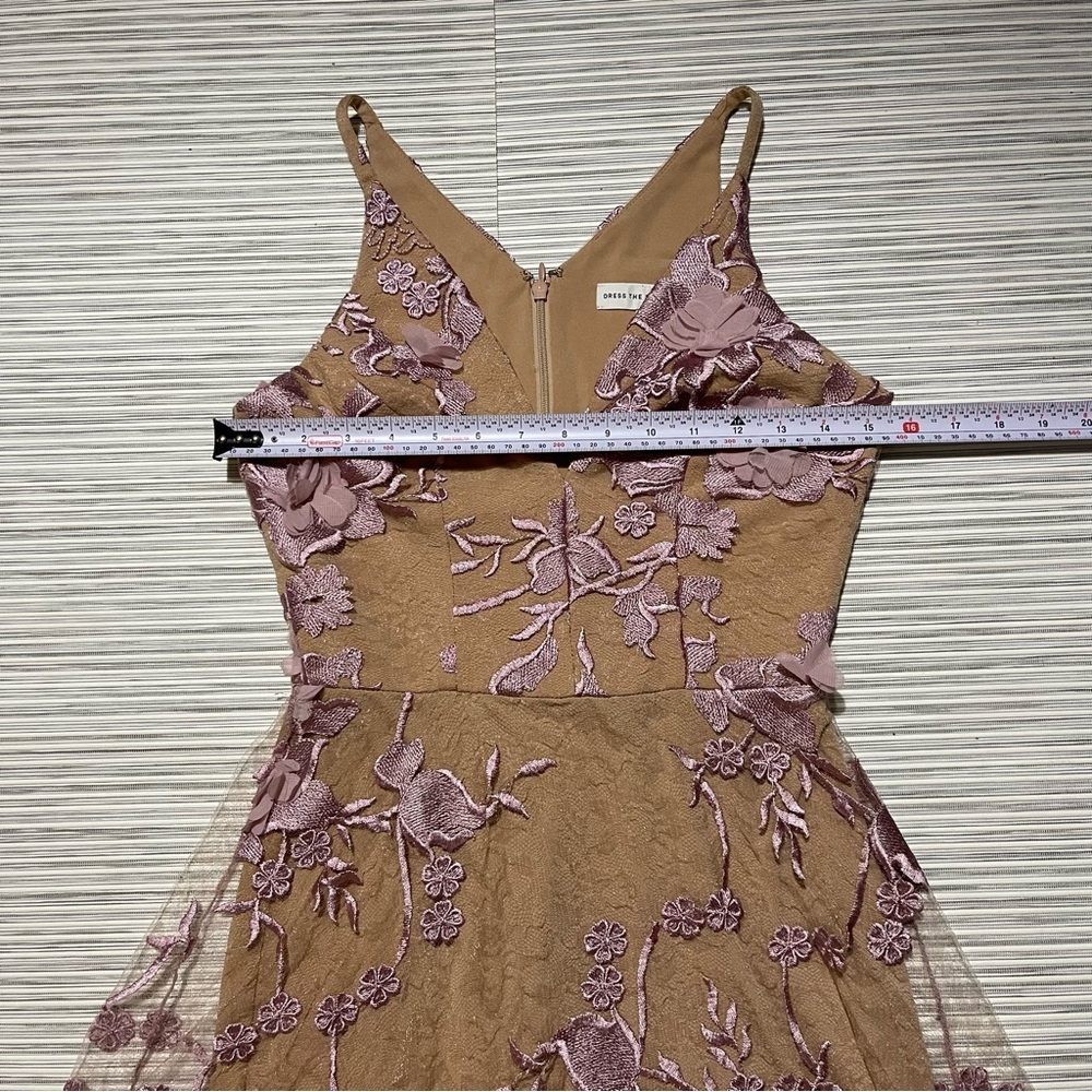 Dress the Population lilac/nude Floral Midi Dress - Picture 6 of 11